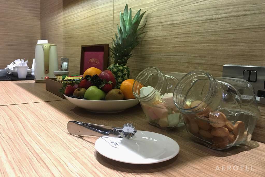 Abu Dhabi Airport Hotel T1 International Departures Restoran fotoğraf